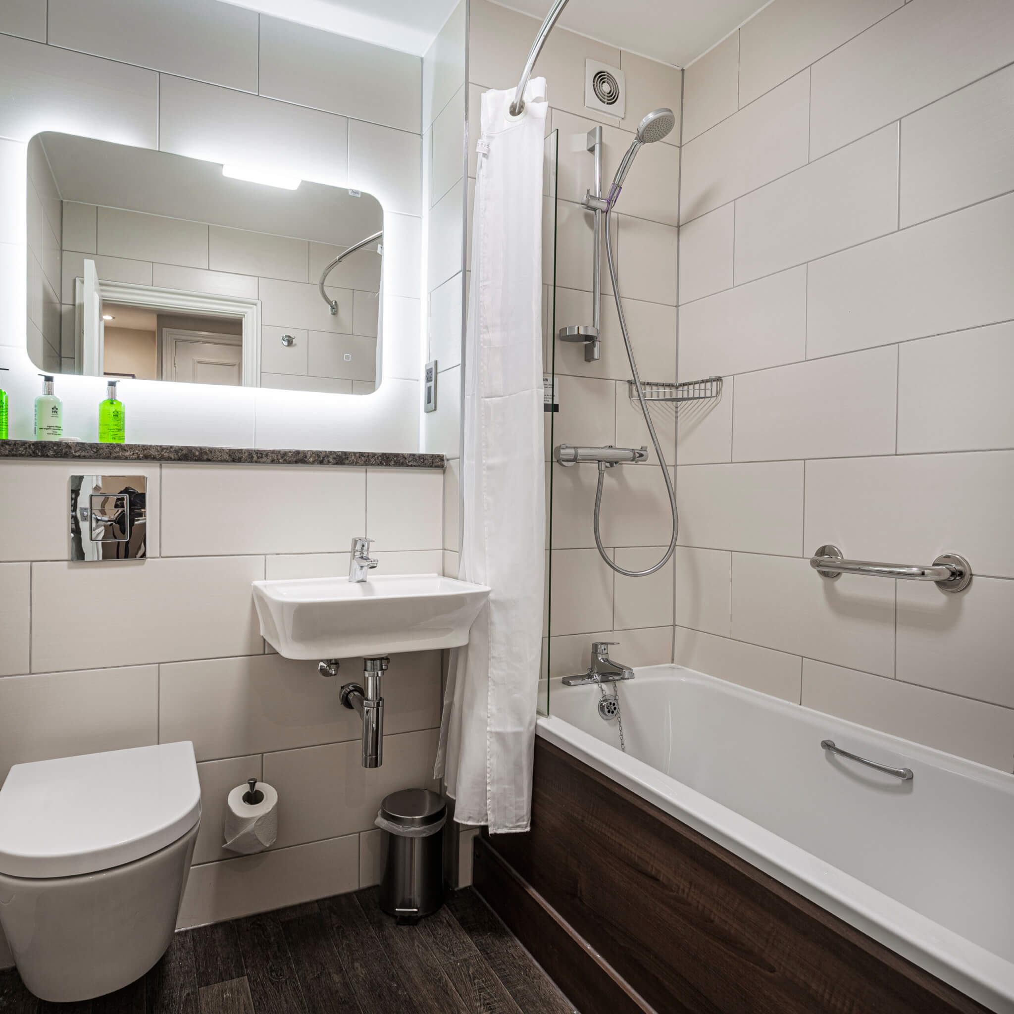 Classic Twin Room Hotel Oundle 2 scaled